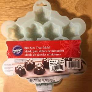 NWT Wilton Bite-Size Mold